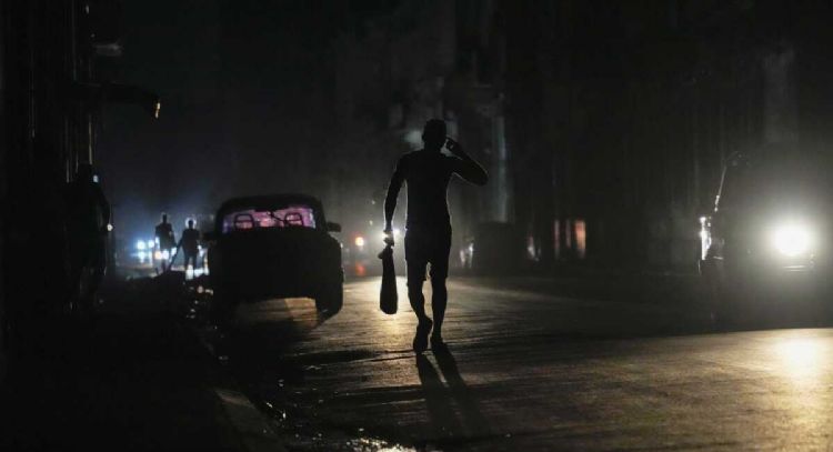 El este de Cuba se queda a oscuras por un apagón eléctrico