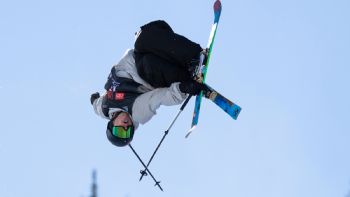 Olimpistas de EU enfrentan críticas en línea, incluso de Trump, por hablar de política