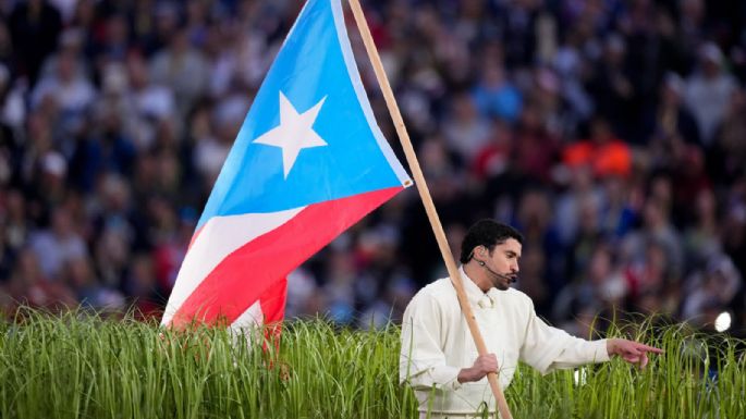 Bad Bunny lleva la historia y cultura de Puerto Rico a un revolucionario show de Super Bowl