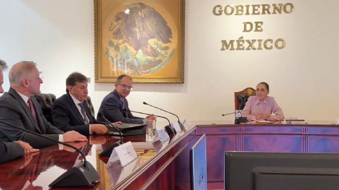 Sheinbaum firma acuerdo con Liomont y Moderna para producir vacunas en México