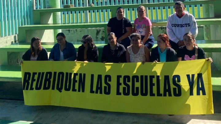 Piden garantías para marcha de padres de familia en Dos Bocas