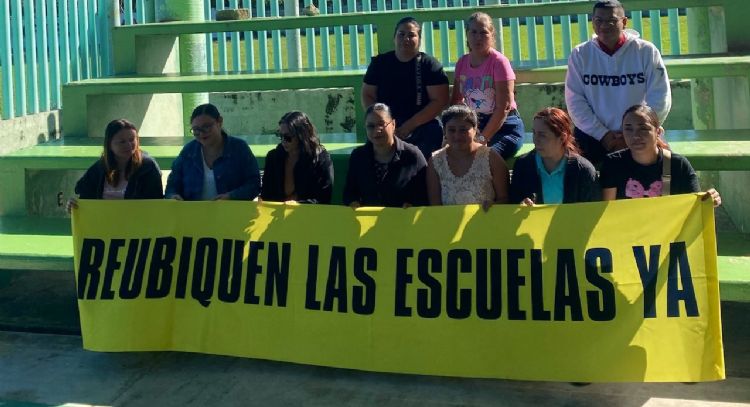 Piden garantías para marcha de padres de familia en Dos Bocas