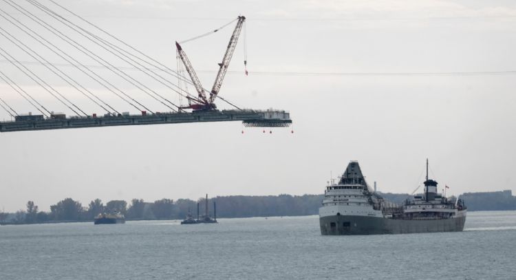 Trump amenaza con bloquear la apertura de un nuevo puente entre Detroit y Canadá