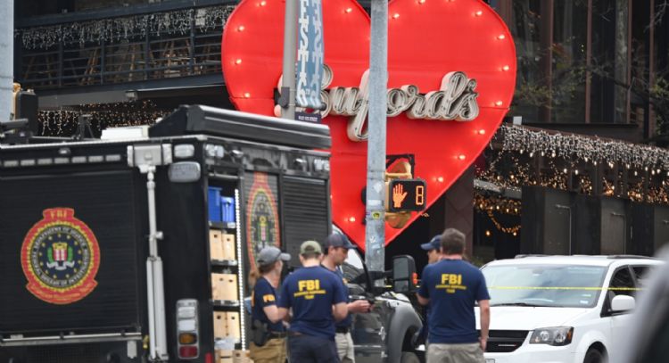 Tiroteo en bar de Texas deja 3 muertos y 14 heridos; FBI investiga posible terrorismo