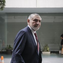 “No doy declaraciones”, dice Adán Augusto López cuando le preguntan si le quitaron su visa
