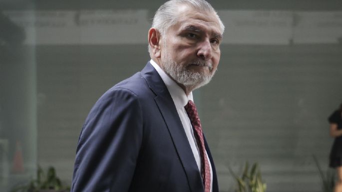 “No doy declaraciones”, dice Adán Augusto López cuando le preguntan si le quitaron su visa