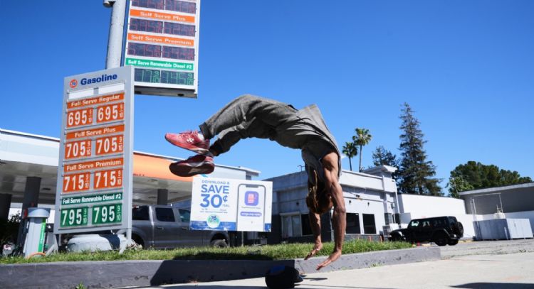 La guerra con Irán dispara precios de la gasolina en EU