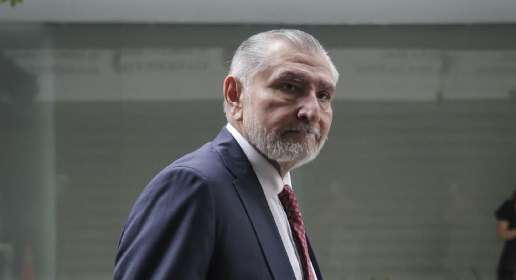 La Barredora: Adán Augusto López huye al ser cuestionado sobre el socio del "Comandante H"