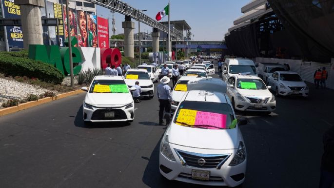 Uber y Didi fuera del aeropuerto: tregua federal con taxistas para evitar bloqueos ante el Mundial