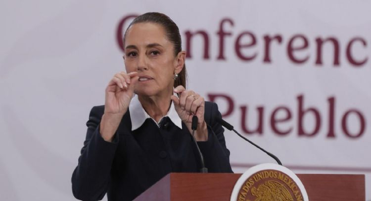 Sheinbaum pide resolver conflicto entre taxistas del AICM y aplicaciones mediante el diálogo