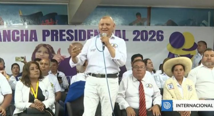 Muere candidato presidencial de Perú en un accidente de tránsito en los Andes