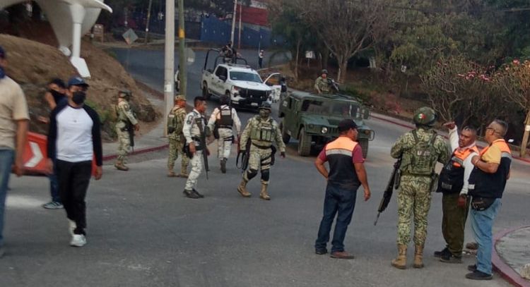Estudiantes de la UAEM denuncian hostigamiento militar y policial en medio del paro (Videos)