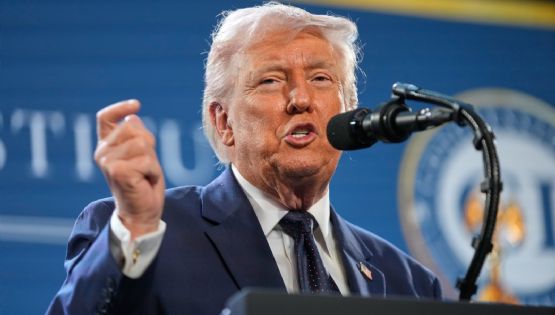 Trump anuncia que mantendrán bloqueo al estrecho de Ormuz hasta que termine "transacción con Irán"