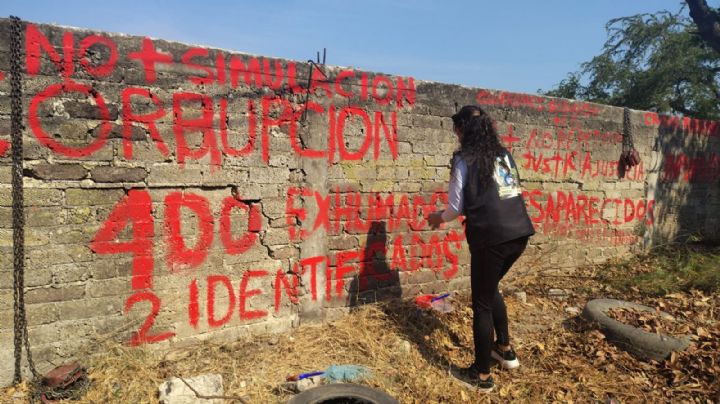 Familias intervienen barda del panteón de Jojutla para exigir plan integral de exhumaciones (Video)