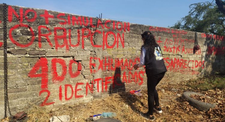 Familias intervienen barda del panteón de Jojutla para exigir plan integral de exhumaciones (Video)