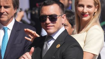 Noboa desmiente a Petro y afirma que bombardea "infraestructura de guerrilla" en Ecuador