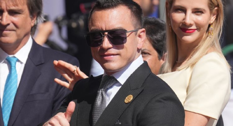 Noboa desmiente a Petro y afirma que bombardea "infraestructura de guerrilla" en Ecuador