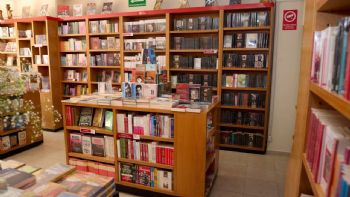 Refuerza Gobernador Durazo acceso a la educación y lectura con becas y librería del FCE en Cajeme