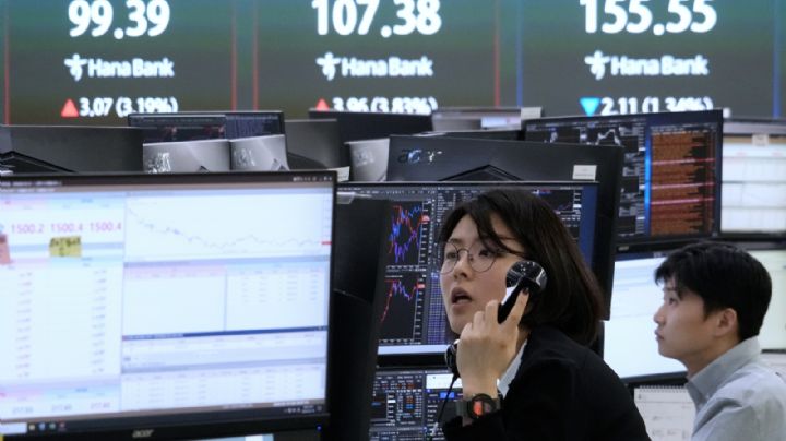 Vuelven a dispararse los precios del petróleo, empujando hacia abajo a los mercados mundiales