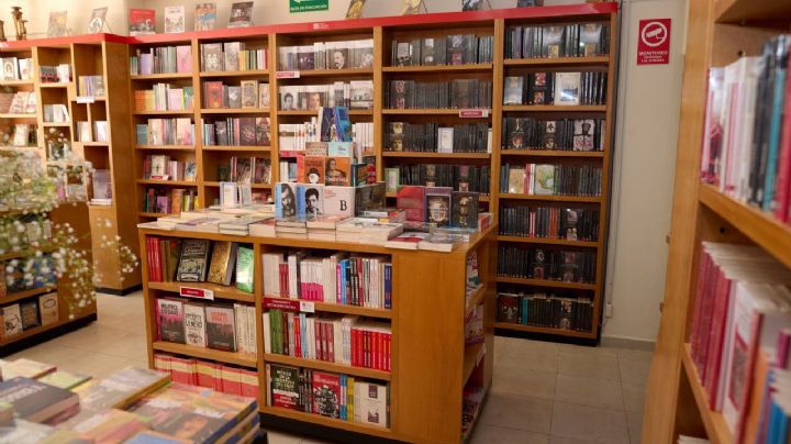 Refuerza Gobernador Durazo acceso a la educación y lectura con becas y librería del FCE en Cajeme