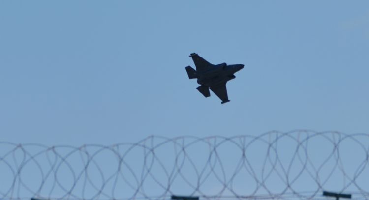 La guerra de EU e Israel contra Irán arrastra a Europa: bases en alerta y evacuación de ciudadanos