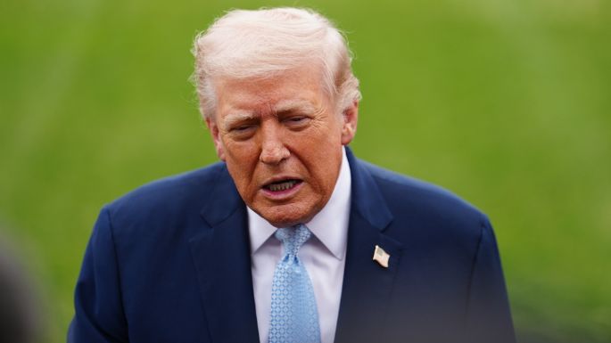 Trump amenaza con destruir centrales eléctricas iraníes si no abren el estrecho de Ormuz en 48 horas