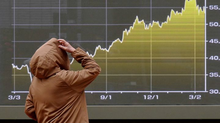 Wall Street sube y el petróleo baja luego que Trump insinuara negociaciones con Irán