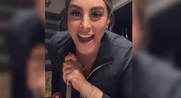 Alcaldesa de Soto la Marina defiende con cuchillo en mano cobro voluntario en playa La Pesca (Video)