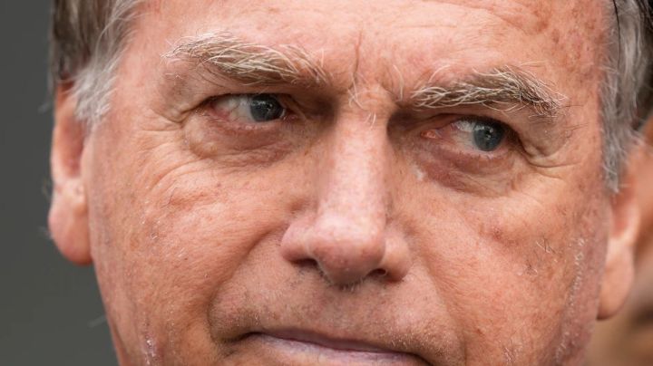 Otorgan prisión domiciliaria a Bolsonaro debido a problemas de salud