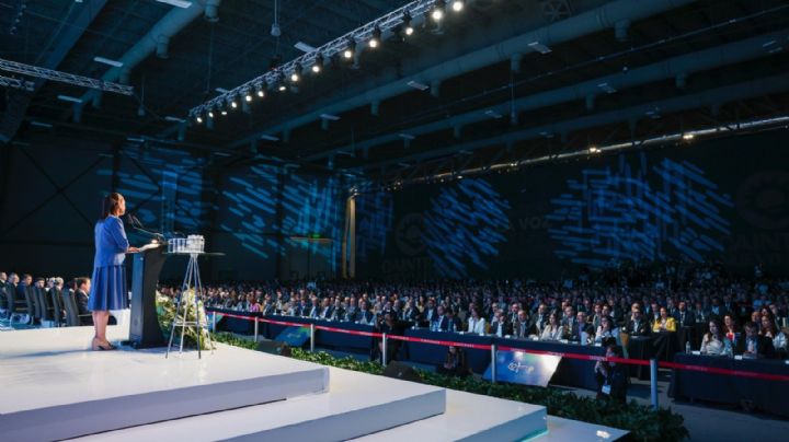 “No nos han tocado tiempos muy sencillos”, dice Sheinbaum a empresarios de NL