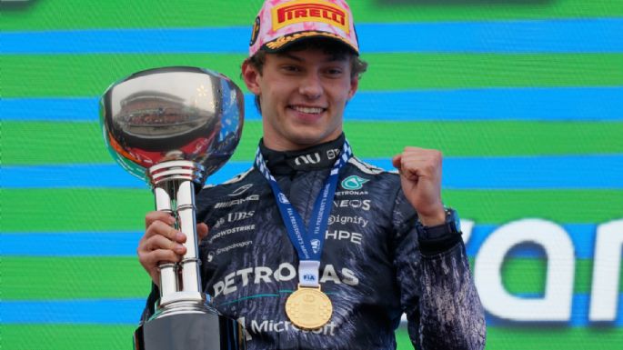 Kimi Antonelli gana el Gran Premio de Japón por delante de Oscar Piastri, de McLaren