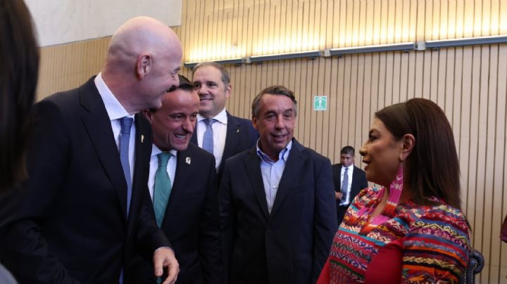 Brugada inaugura exposición “Álbum Épico” junto Infantino, presidente de la FIFA (Video)