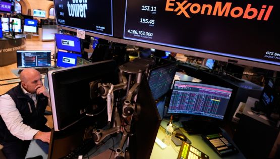 El Dow Jones cae más de 900 puntos y sube el petróleo por la guerra