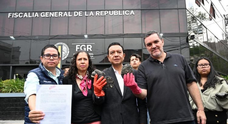 PAN denuncia ante la FGR el derrame en el Golfo y señala a Pemex