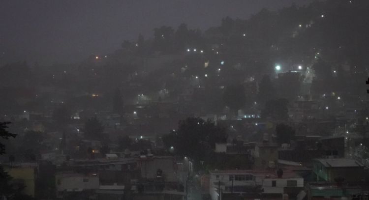 Doble alerta por lluvias, vientos, granizo y frío en CDMX