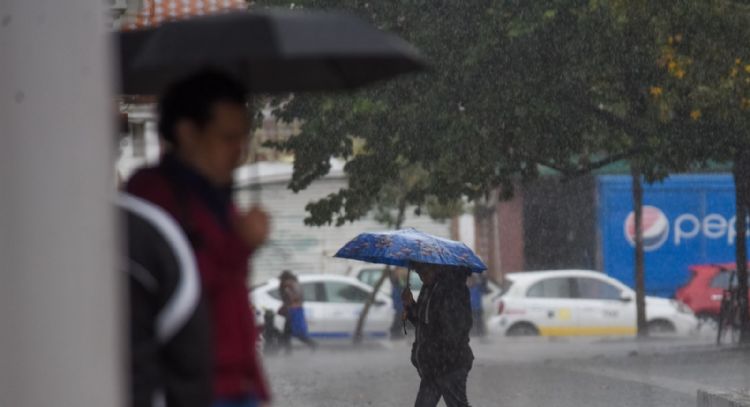 Arreciarán lluvias, viento y frío este martes; alerta por descargas eléctricas y granizo
