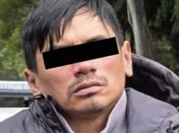 Engañan en la Roma a conductor con supuesta llanta dañada para extorsionarlo