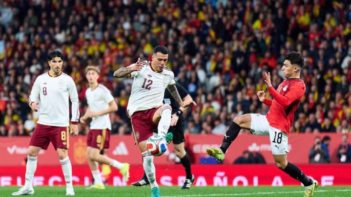 Aficionados entonan cánticos racistas en el partido amistoso España-Egipto