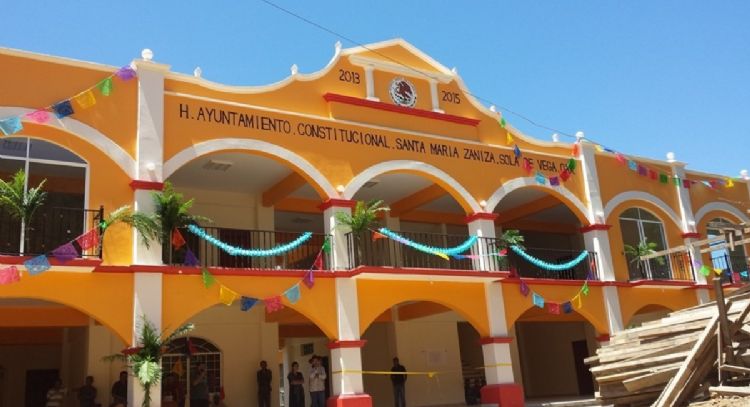 Emboscan y matan a exalcalde de Zaniza y a su hijo en Oaxaca