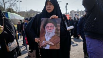 Israel anuncia la destrucción de un "búnker subterráneo" de Jamenei en la capital de Irán