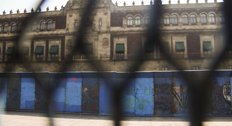 Citlalli Hernández justifica instalación de vallas en el Zócalo para la marcha del 8M