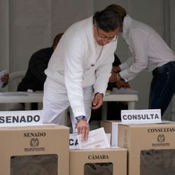 La izquierda encabeza los comicios legislativos en Colombia, pero sin lograr mayoría