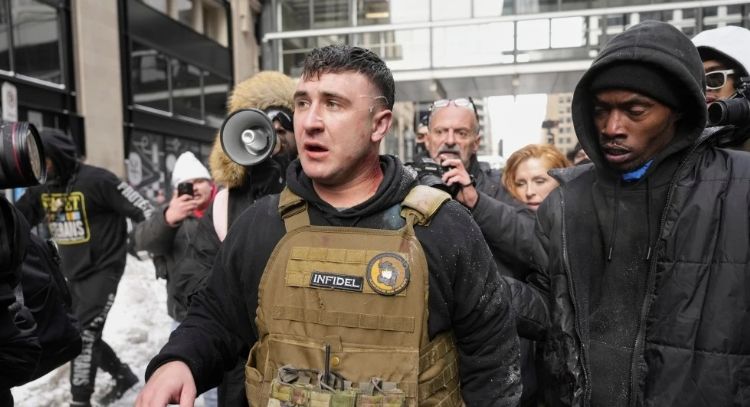 Contramanifestante lanza un explosivo improvisado en evento antiislámico en Nueva York