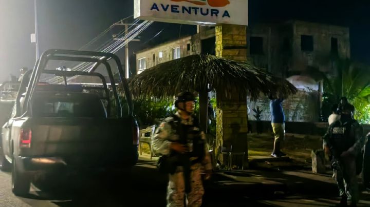 Comando ejecuta a tres mujeres y un hombre en restaurante de Barra Vieja, Acapulco