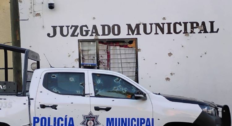 Atacan comandancia y viviendas de Trinidad García de la Cadena, Zacatecas; un hombre fue asesinado