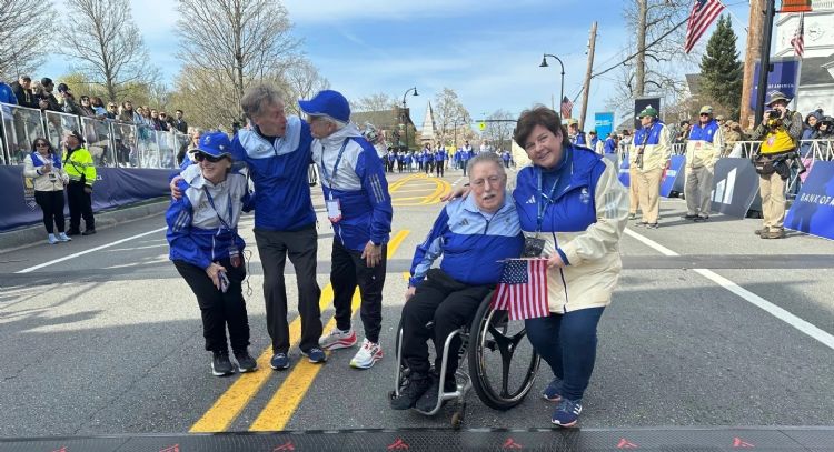 Bob Hall, considerado el padre de las carreras en silla de ruedas, falleció a los 74 años