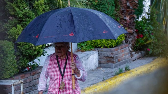 Chubascos y lluvias aisladas este miércoles en más de 20 estados; sigue el frente frío 44