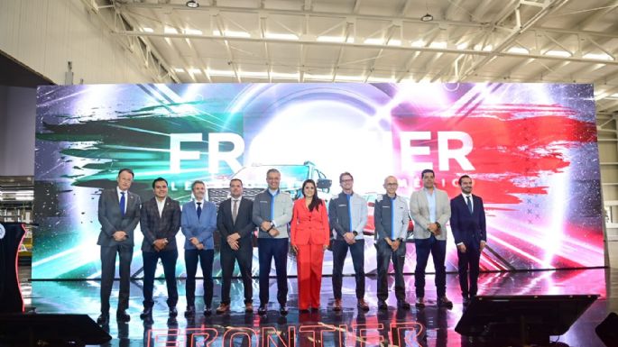 Gobernadora de Aguascalientes encabeza inicio de producción de la nueva Nissan Frontier