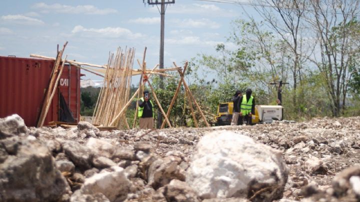 Con maquinaria y hombres armados intentan despojar a campesinos del ejido de Becanchén