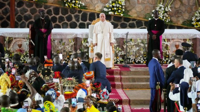 En Camerún, el papa arremete contra los “tiranos” que devastan la Tierra con guerra y explotación